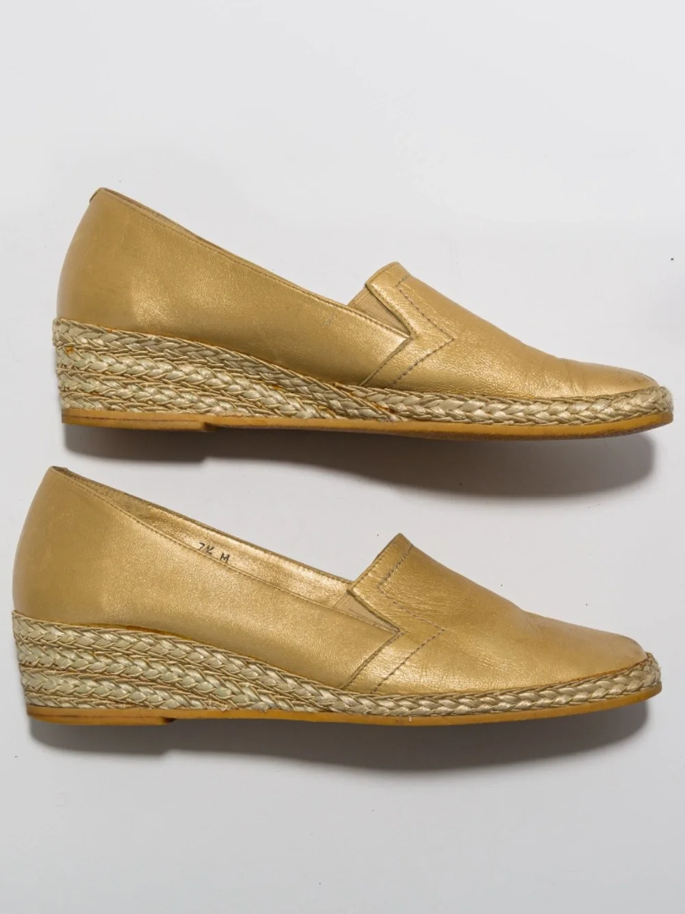 Andre Assous gold leather espadrille wedge 7.5
